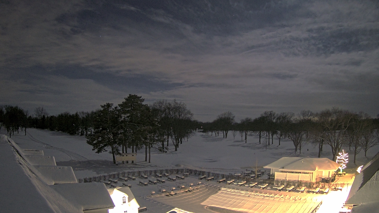 Thumbnail for current weather camera view from Crystal Lake Country Club in Crystal Lake, Illinois