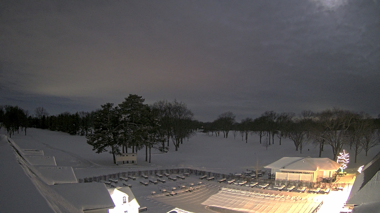 Thumbnail for current weather camera view from Crystal Lake Country Club in Crystal Lake, Illinois