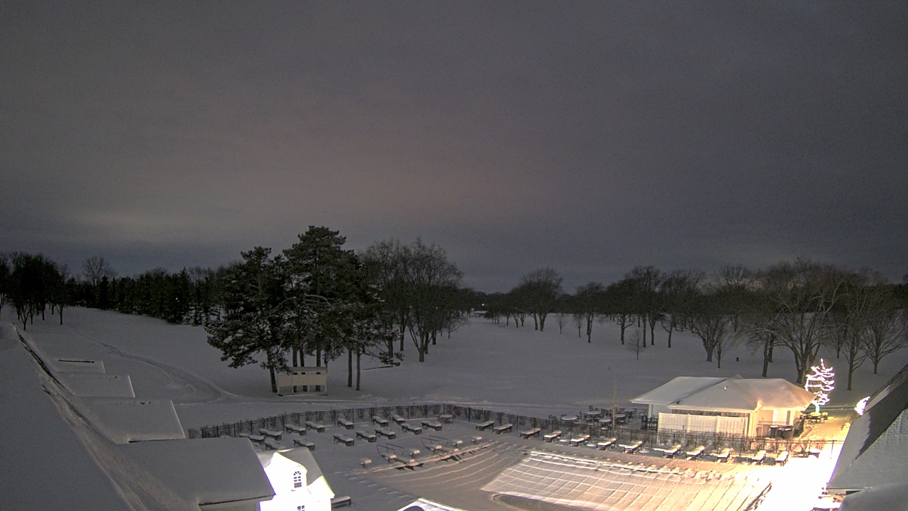 Thumbnail for current weather camera view from Crystal Lake Country Club in Crystal Lake, Illinois