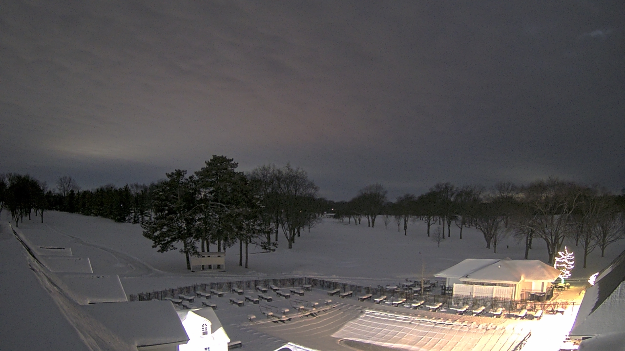 Thumbnail for current weather camera view from Crystal Lake Country Club in Crystal Lake, Illinois