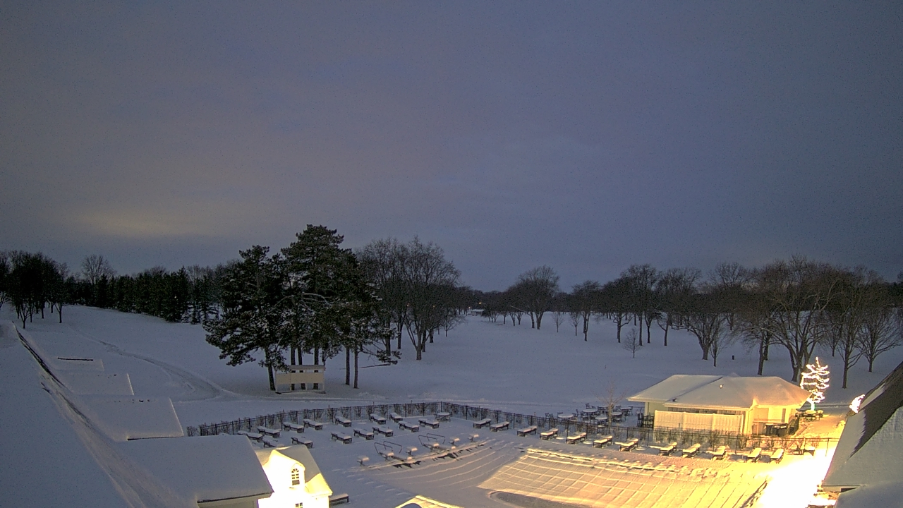 Thumbnail for current weather camera view from Crystal Lake Country Club in Crystal Lake, Illinois