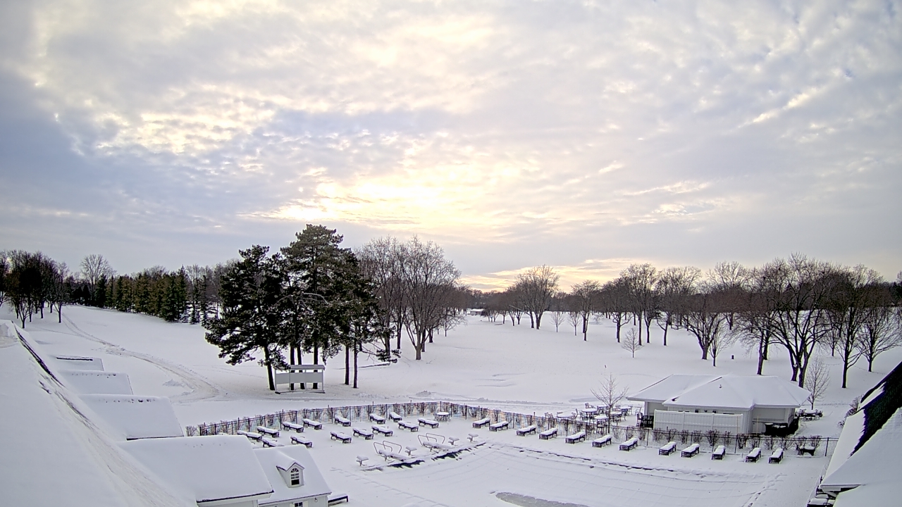Thumbnail for current weather camera view from Crystal Lake Country Club in Crystal Lake, Illinois