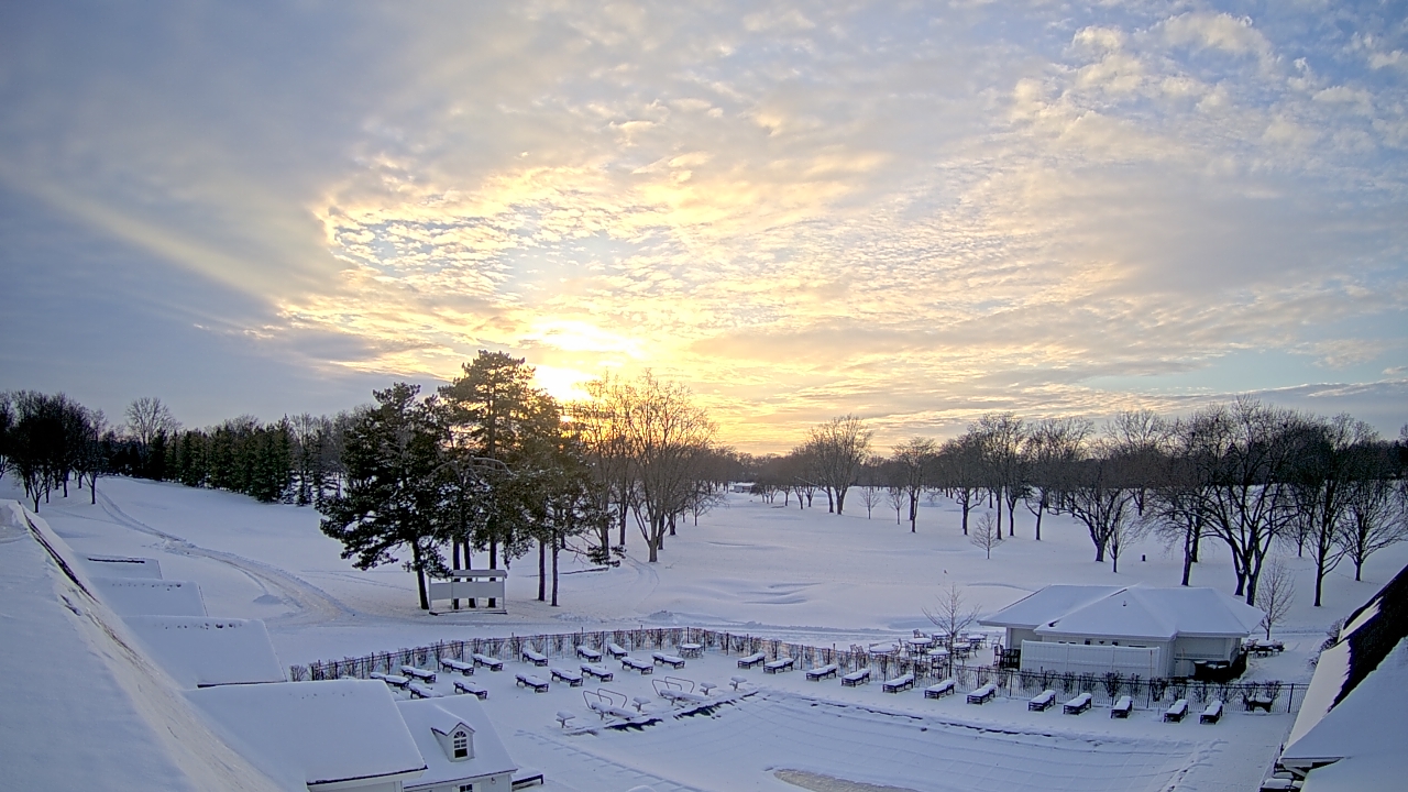 Thumbnail for current weather camera view from Crystal Lake Country Club in Crystal Lake, Illinois