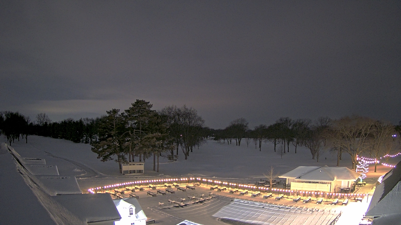 Thumbnail for current weather camera view from Crystal Lake Country Club in Crystal Lake, Illinois