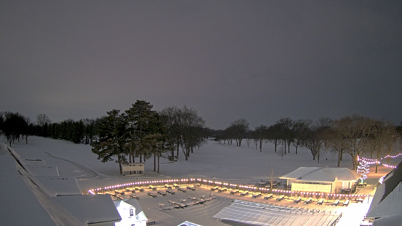 Thumbnail for current weather camera view from Crystal Lake Country Club in Crystal Lake, Illinois