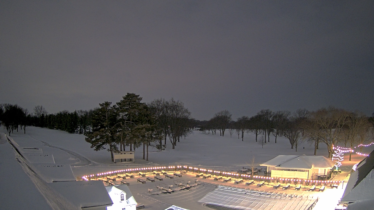 Thumbnail for current weather camera view from Crystal Lake Country Club in Crystal Lake, Illinois