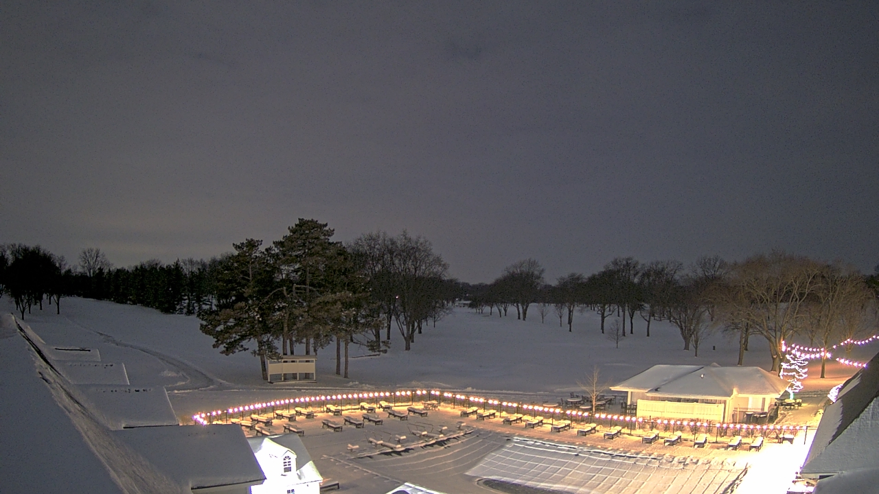Thumbnail for current weather camera view from Crystal Lake Country Club in Crystal Lake, Illinois