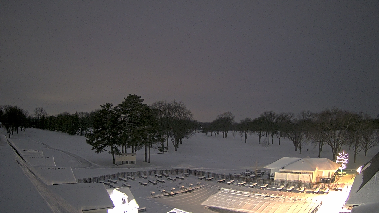 Thumbnail for current weather camera view from Crystal Lake Country Club in Crystal Lake, Illinois