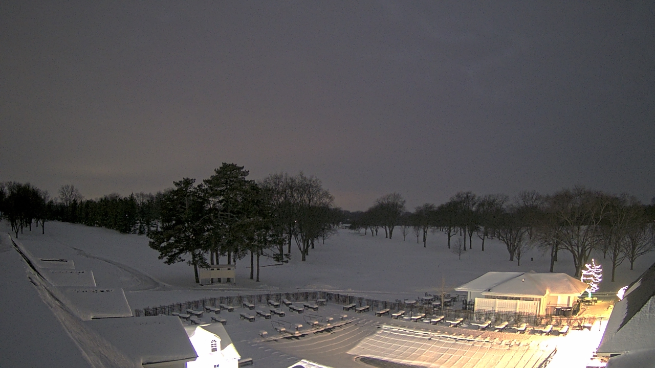 Thumbnail for current weather camera view from Crystal Lake Country Club in Crystal Lake, Illinois