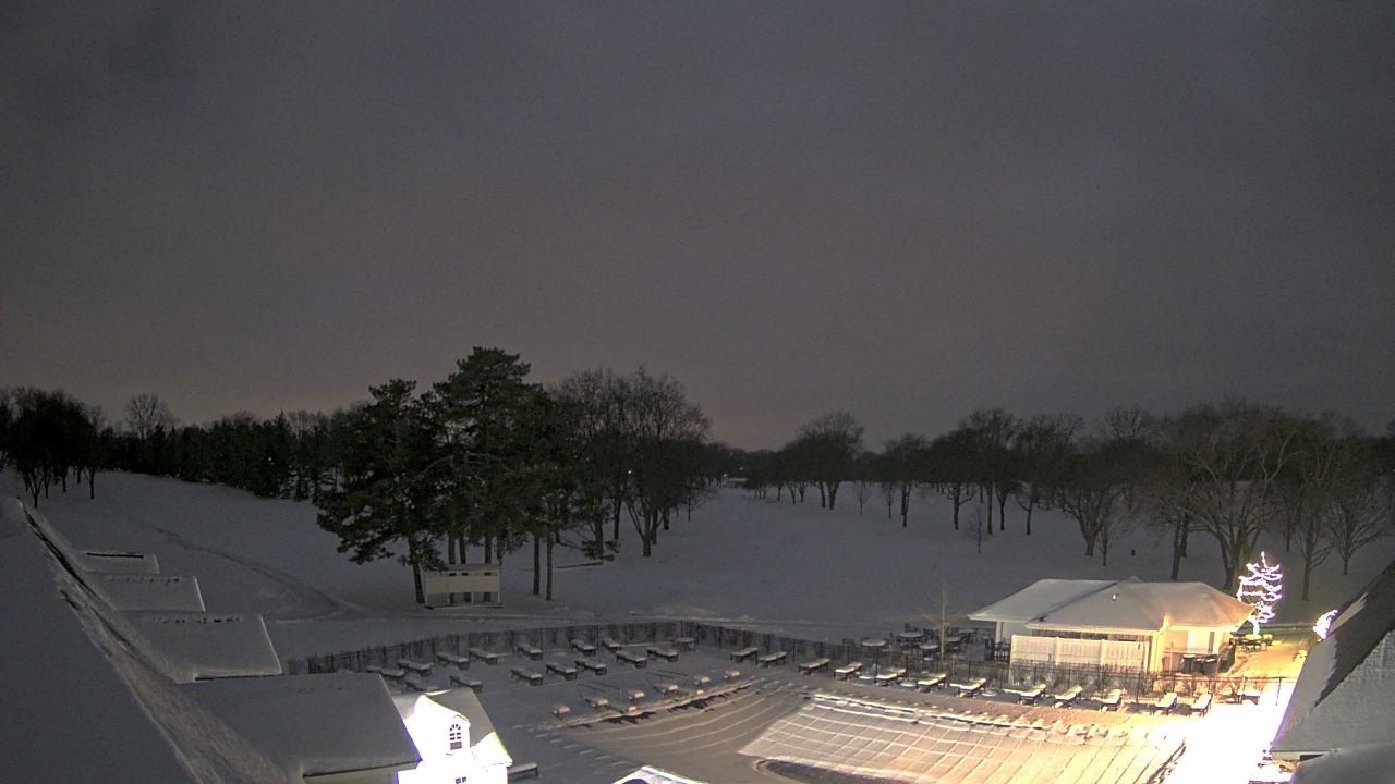 Thumbnail for current weather camera view from Crystal Lake Country Club in Crystal Lake, Illinois