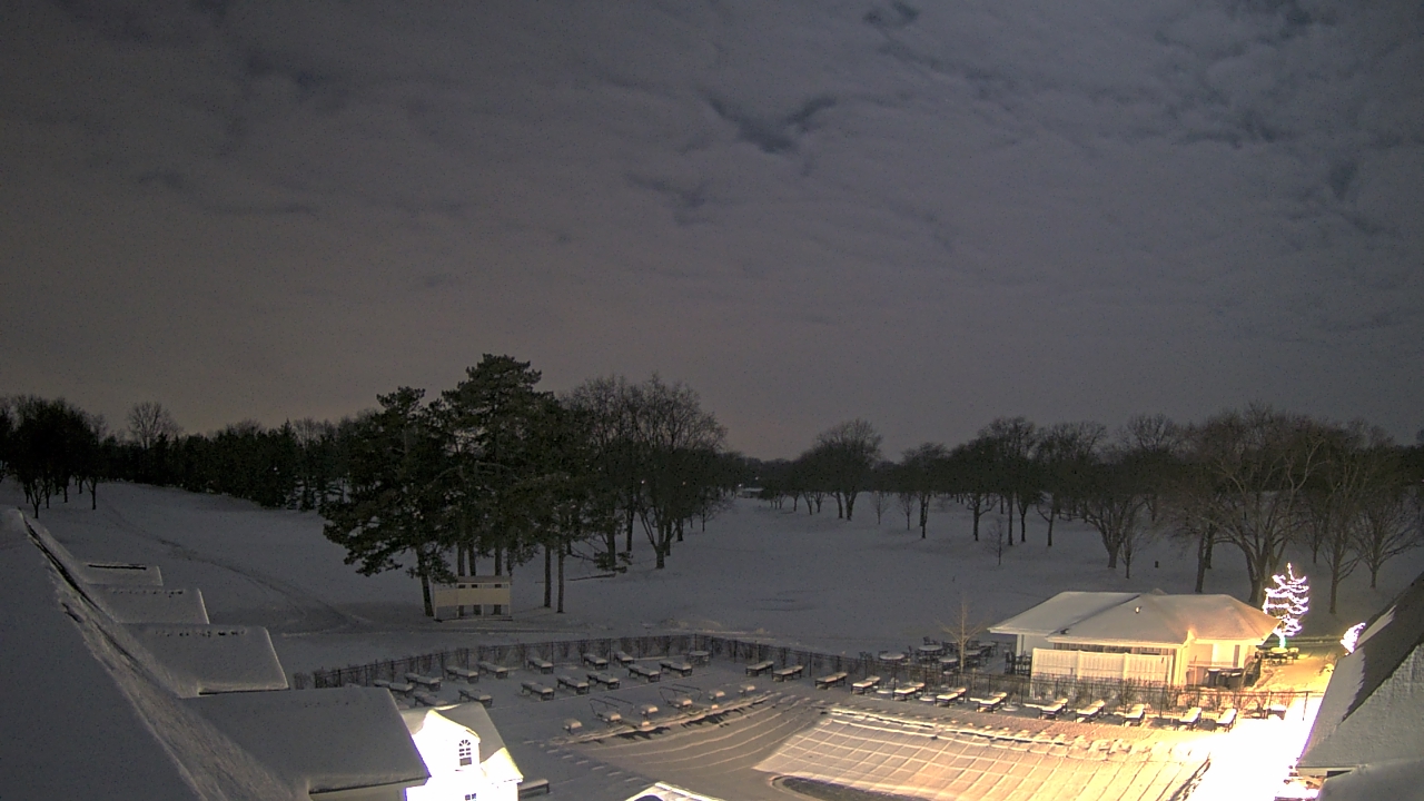 Thumbnail for current weather camera view from Crystal Lake Country Club in Crystal Lake, Illinois