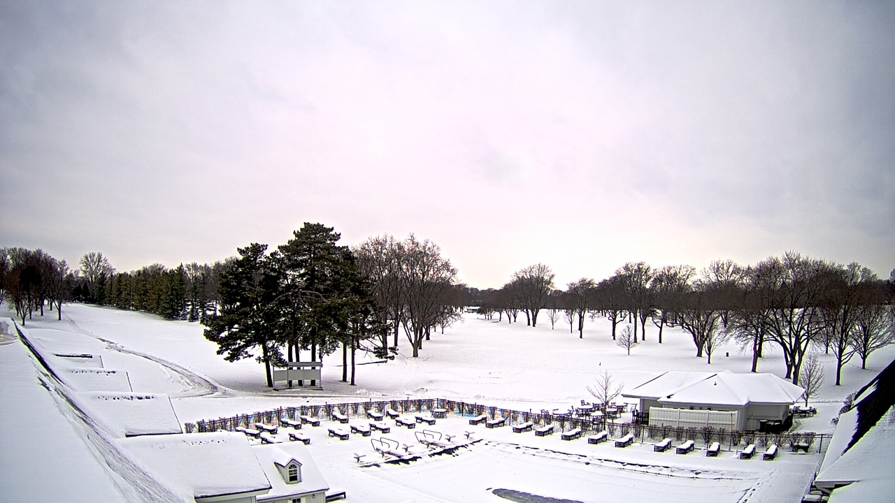 Thumbnail for current weather camera view from Crystal Lake Country Club in Crystal Lake, Illinois