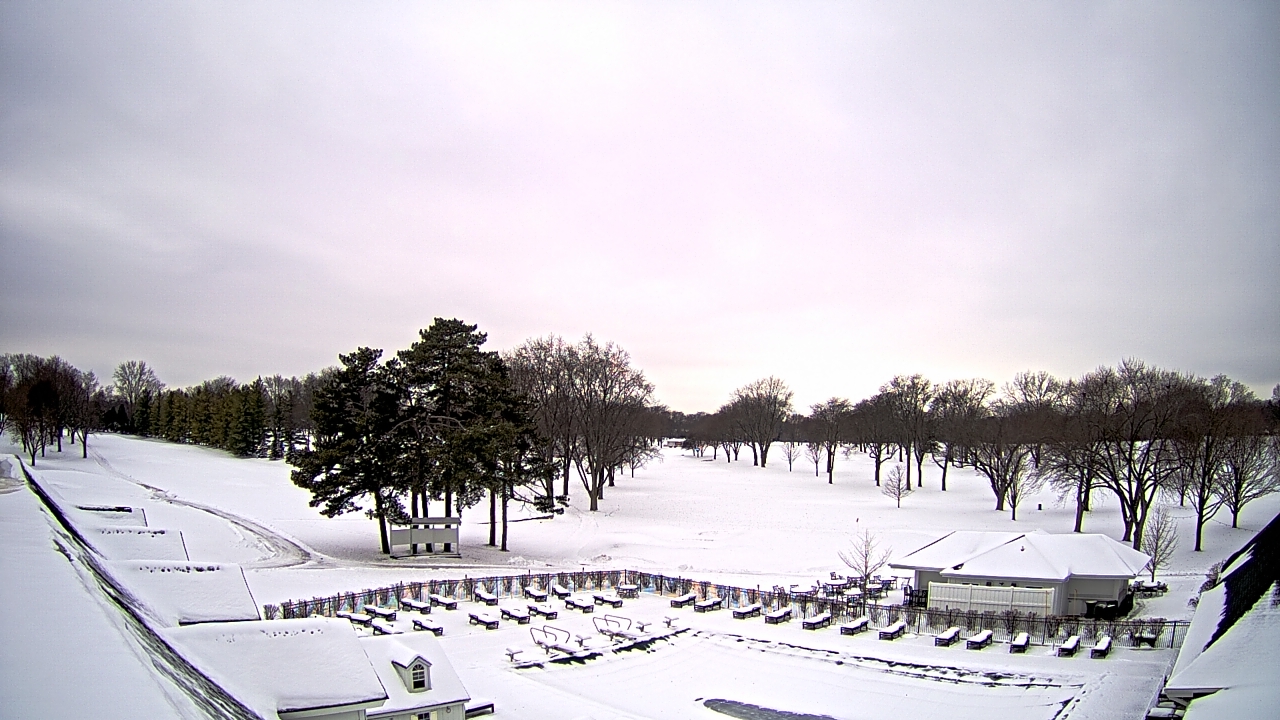 Thumbnail for current weather camera view from Crystal Lake Country Club in Crystal Lake, Illinois