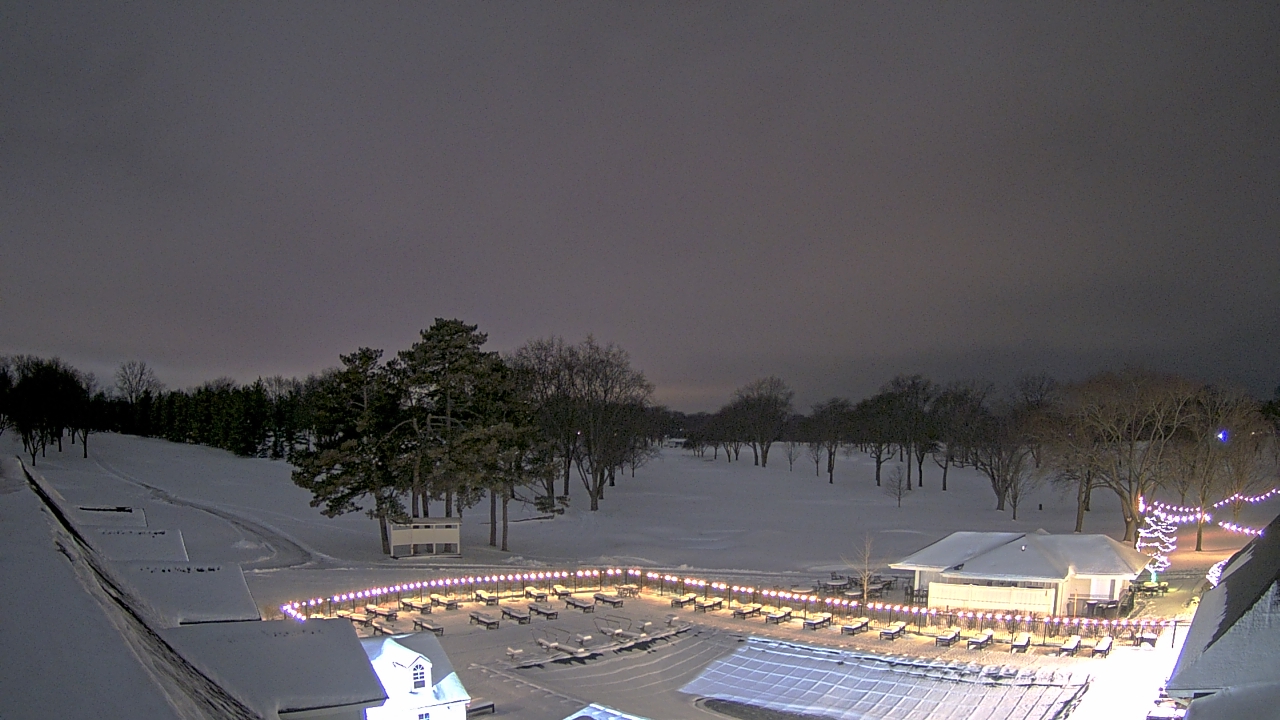 Thumbnail for current weather camera view from Crystal Lake Country Club in Crystal Lake, Illinois