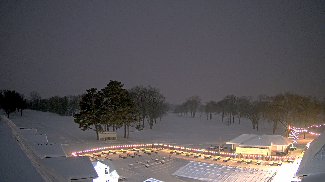 Thumbnail for current weather camera view from Crystal Lake Country Club in Crystal Lake, Illinois