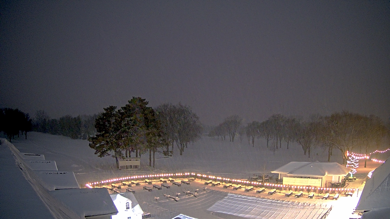 Thumbnail for current weather camera view from Crystal Lake Country Club in Crystal Lake, Illinois