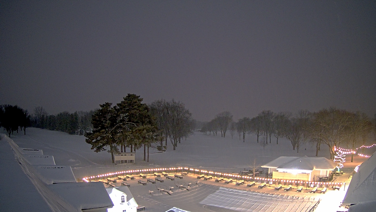 Thumbnail for current weather camera view from Crystal Lake Country Club in Crystal Lake, Illinois