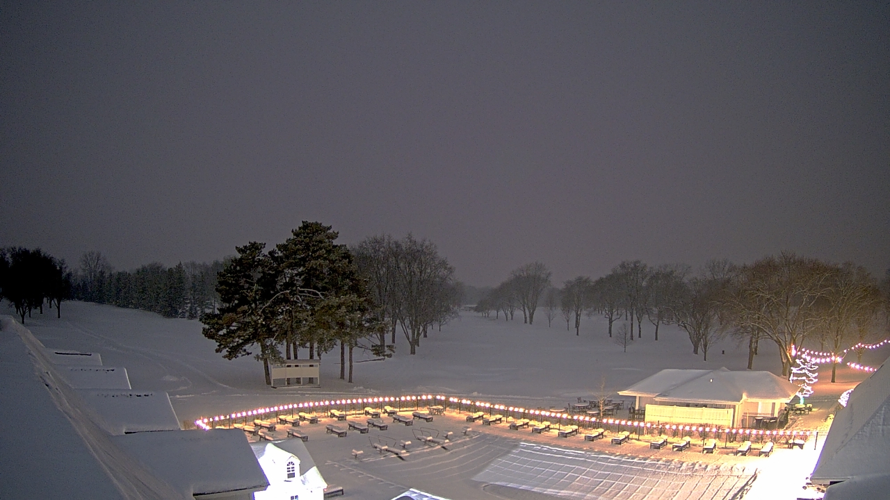 Thumbnail for current weather camera view from Crystal Lake Country Club in Crystal Lake, Illinois