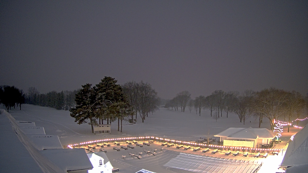 Thumbnail for current weather camera view from Crystal Lake Country Club in Crystal Lake, Illinois