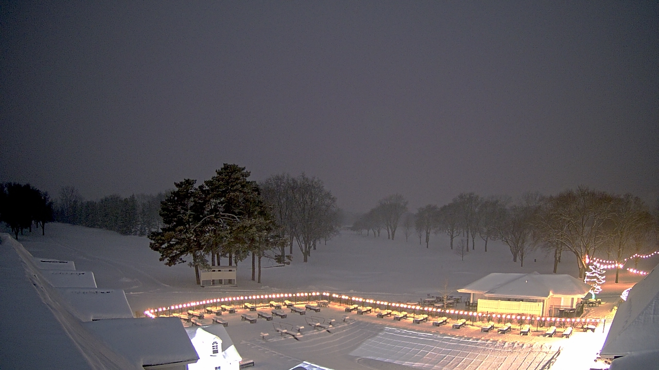 Thumbnail for current weather camera view from Crystal Lake Country Club in Crystal Lake, Illinois