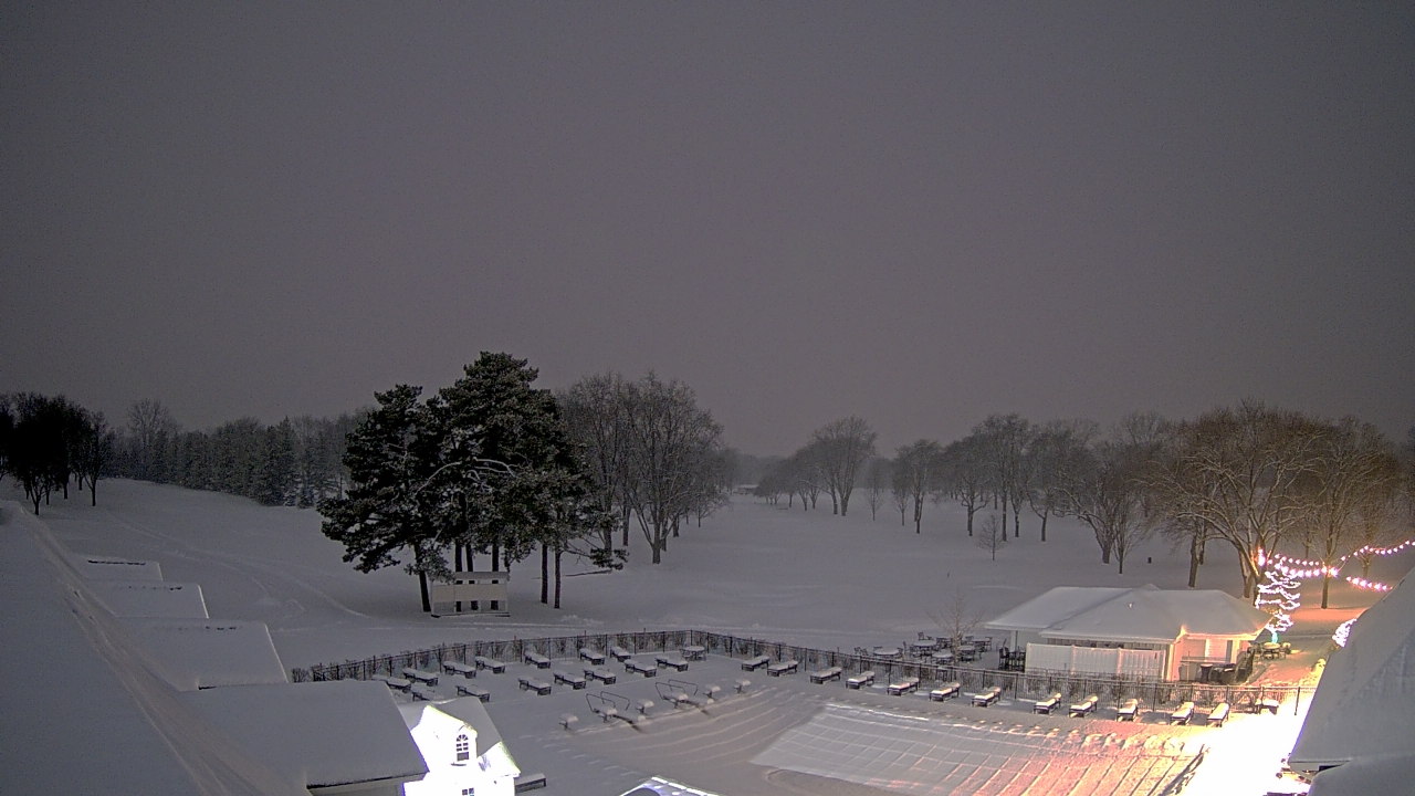 Thumbnail for current weather camera view from Crystal Lake Country Club in Crystal Lake, Illinois