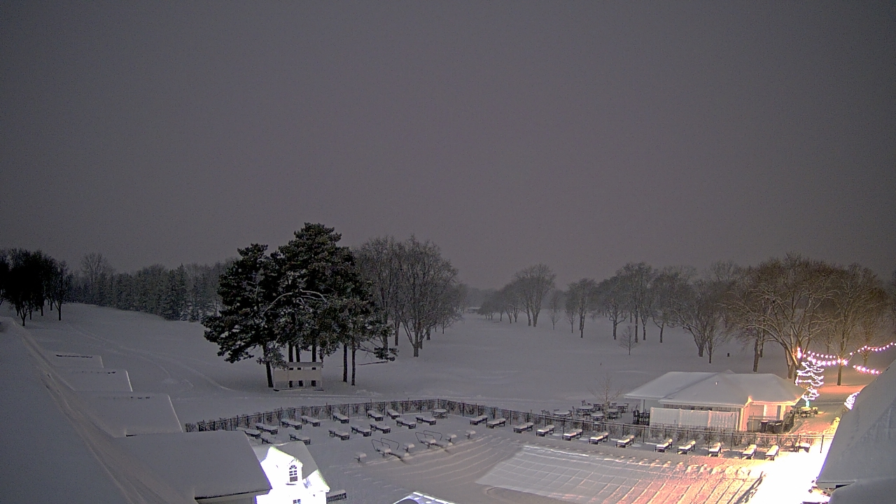 Thumbnail for current weather camera view from Crystal Lake Country Club in Crystal Lake, Illinois