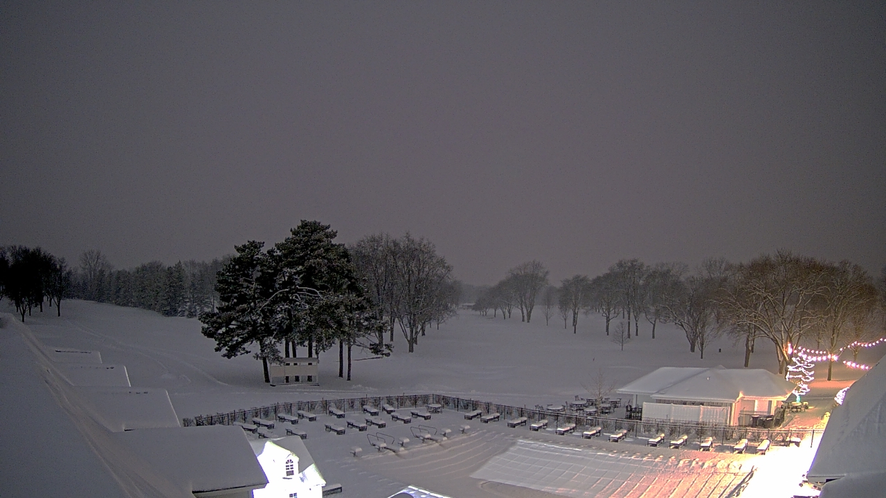 Thumbnail for current weather camera view from Crystal Lake Country Club in Crystal Lake, Illinois