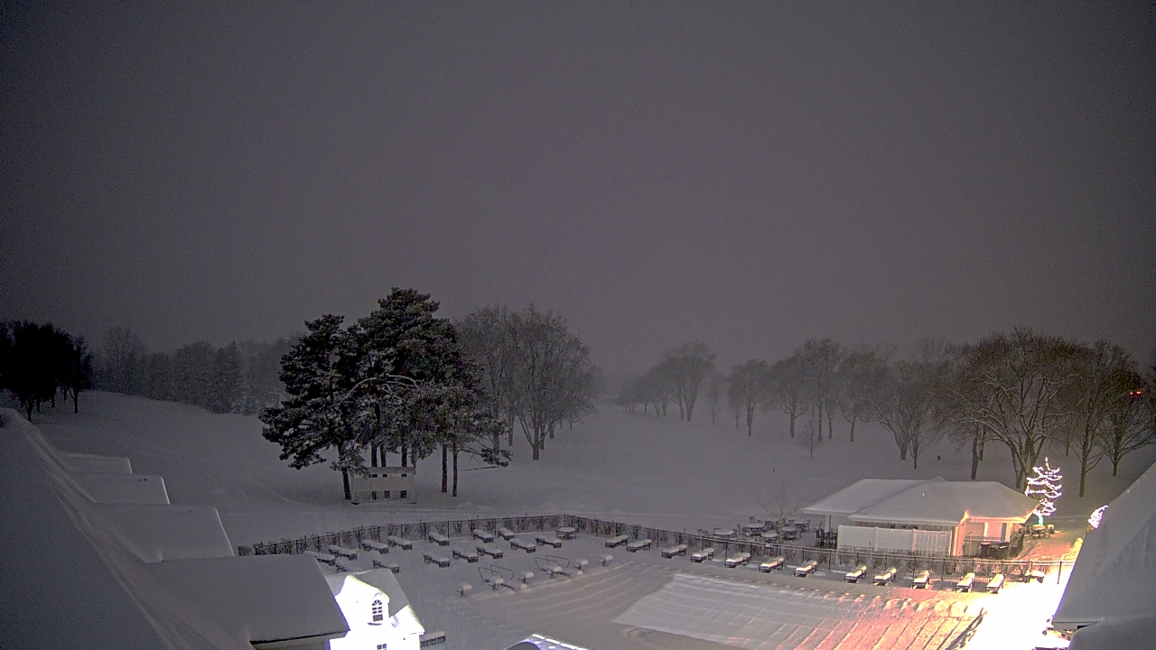 Thumbnail for current weather camera view from Crystal Lake Country Club in Crystal Lake, Illinois