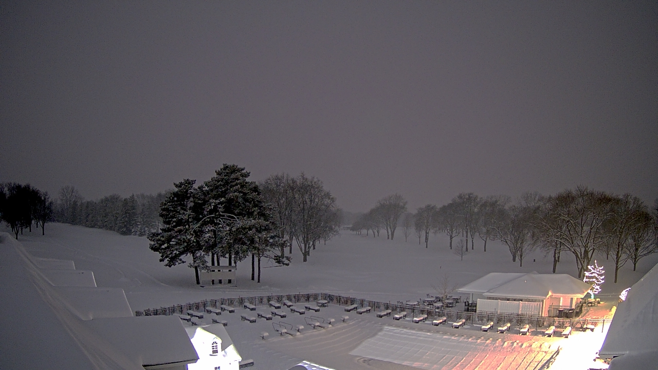 Thumbnail for current weather camera view from Crystal Lake Country Club in Crystal Lake, Illinois