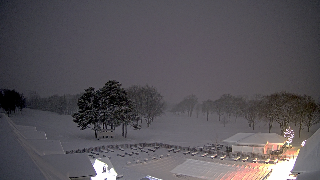 Thumbnail for current weather camera view from Crystal Lake Country Club in Crystal Lake, Illinois