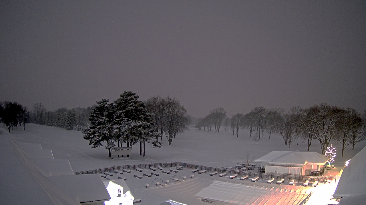 Thumbnail for current weather camera view from Crystal Lake Country Club in Crystal Lake, Illinois