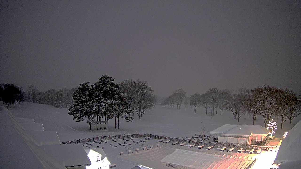 Thumbnail for current weather camera view from Crystal Lake Country Club in Crystal Lake, Illinois