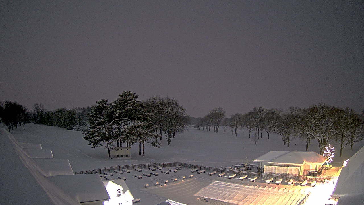 Thumbnail for current weather camera view from Crystal Lake Country Club in Crystal Lake, Illinois