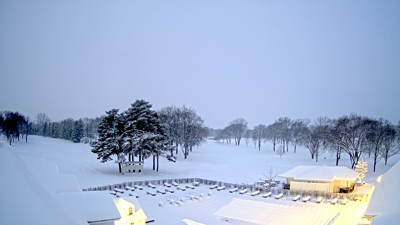 Thumbnail for current weather camera view from Crystal Lake Country Club in Crystal Lake, Illinois