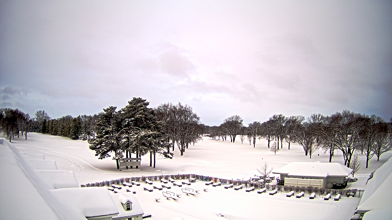Thumbnail for current weather camera view from Crystal Lake Country Club in Crystal Lake, Illinois