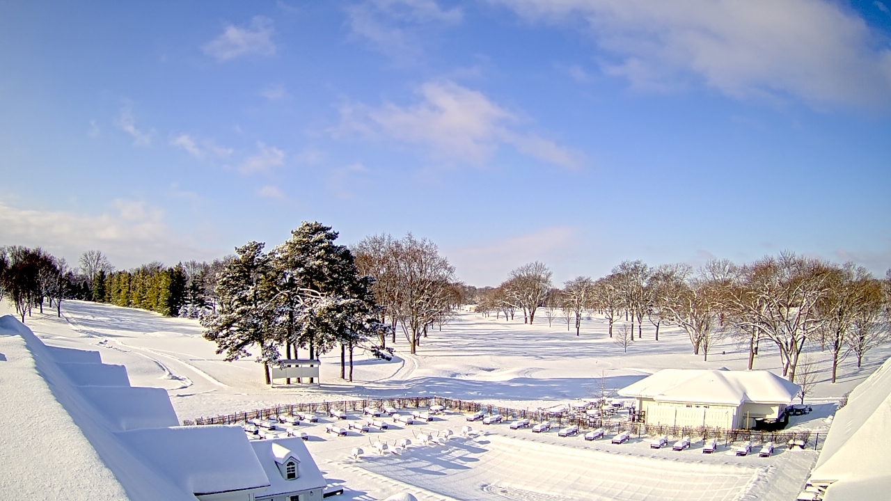 Thumbnail for current weather camera view from Crystal Lake Country Club in Crystal Lake, Illinois