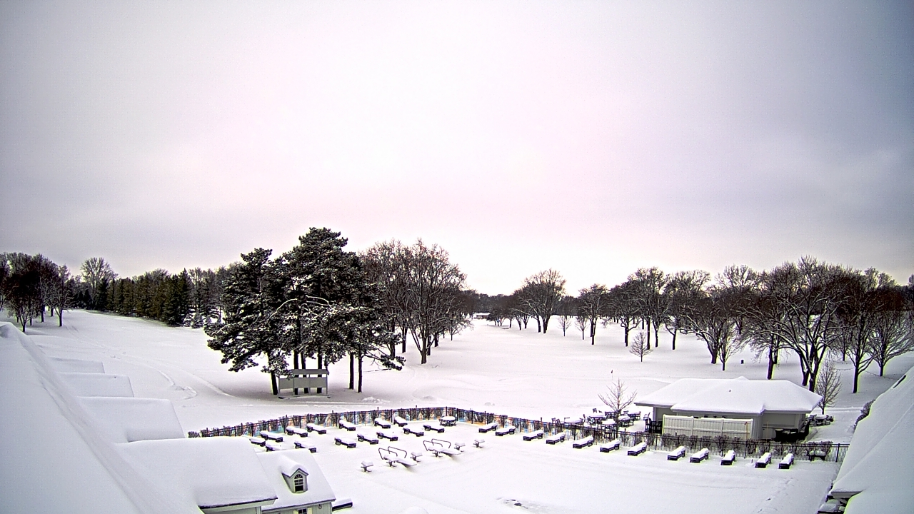 Thumbnail for current weather camera view from Crystal Lake Country Club in Crystal Lake, Illinois