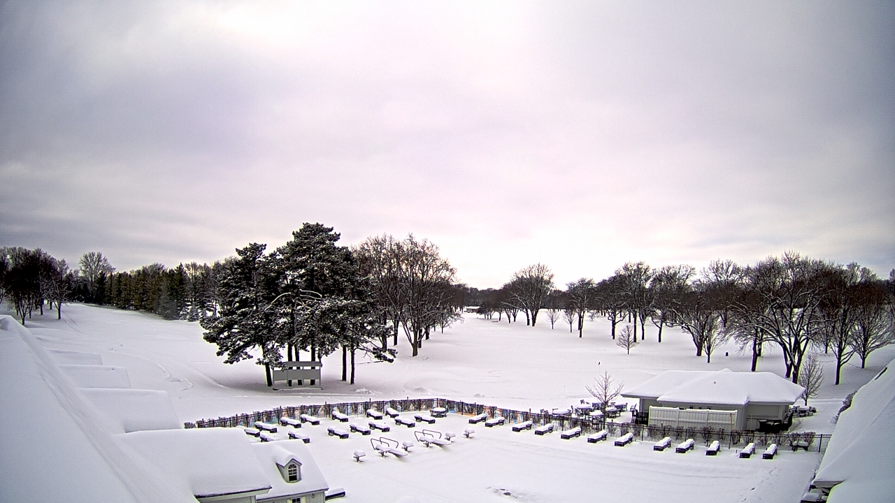 Thumbnail for current weather camera view from Crystal Lake Country Club in Crystal Lake, Illinois
