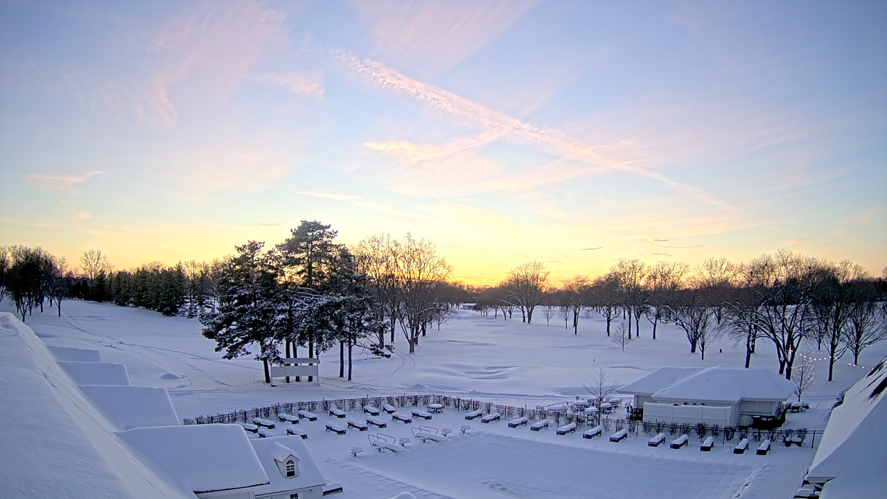 Thumbnail for current weather camera view from Crystal Lake Country Club in Crystal Lake, Illinois