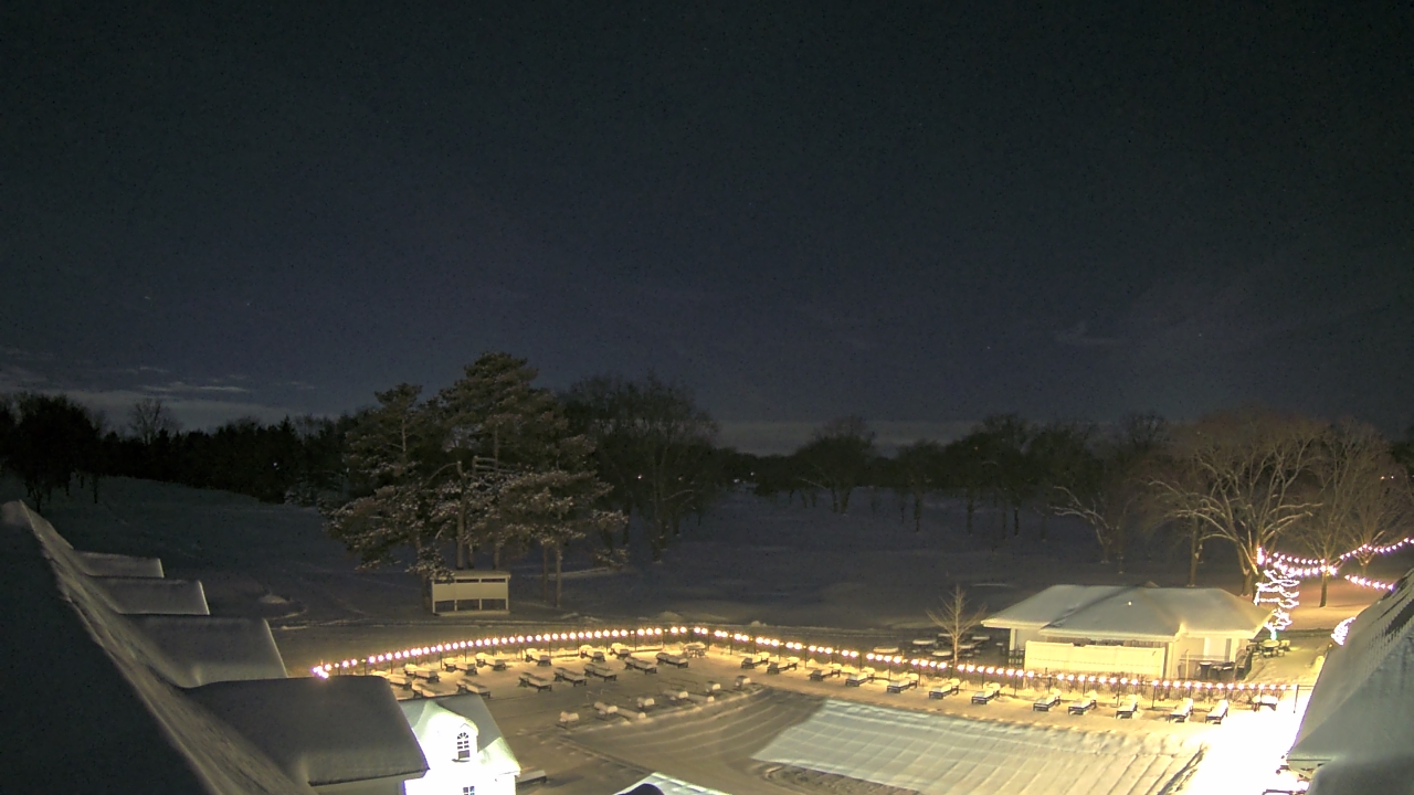 Thumbnail for current weather camera view from Crystal Lake Country Club in Crystal Lake, Illinois