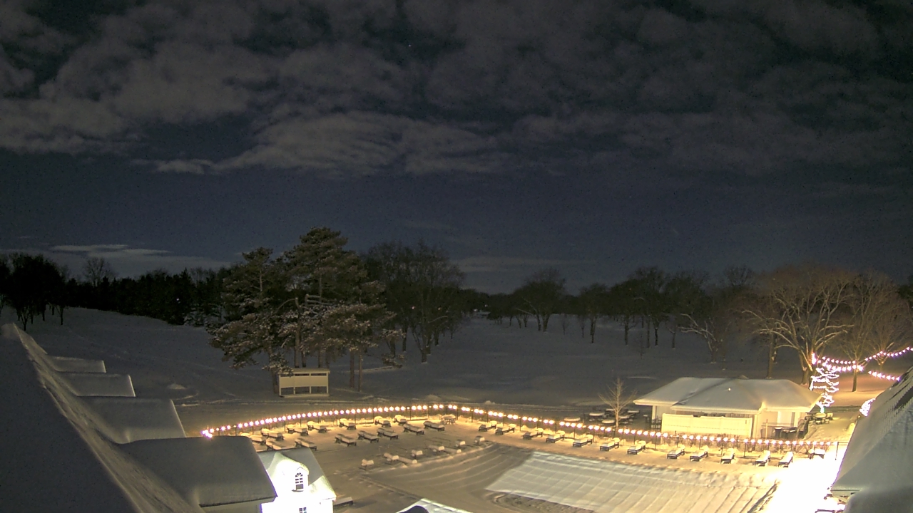 Thumbnail for current weather camera view from Crystal Lake Country Club in Crystal Lake, Illinois