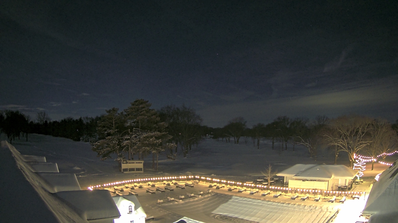 Thumbnail for current weather camera view from Crystal Lake Country Club in Crystal Lake, Illinois