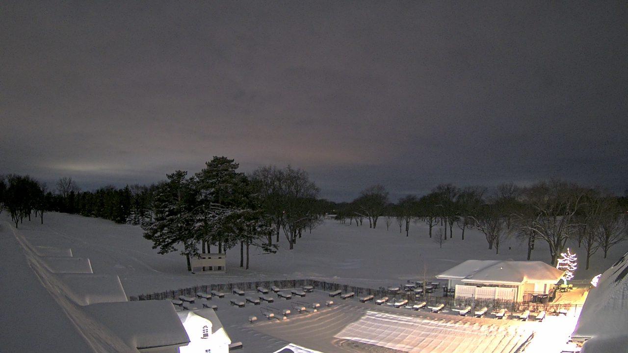 Thumbnail for current weather camera view from Crystal Lake Country Club in Crystal Lake, Illinois