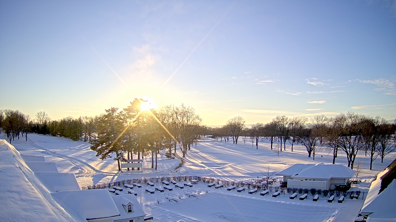 Thumbnail for current weather camera view from Crystal Lake Country Club in Crystal Lake, Illinois