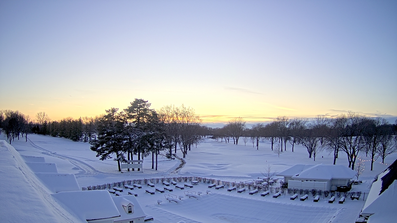 Thumbnail for current weather camera view from Crystal Lake Country Club in Crystal Lake, Illinois