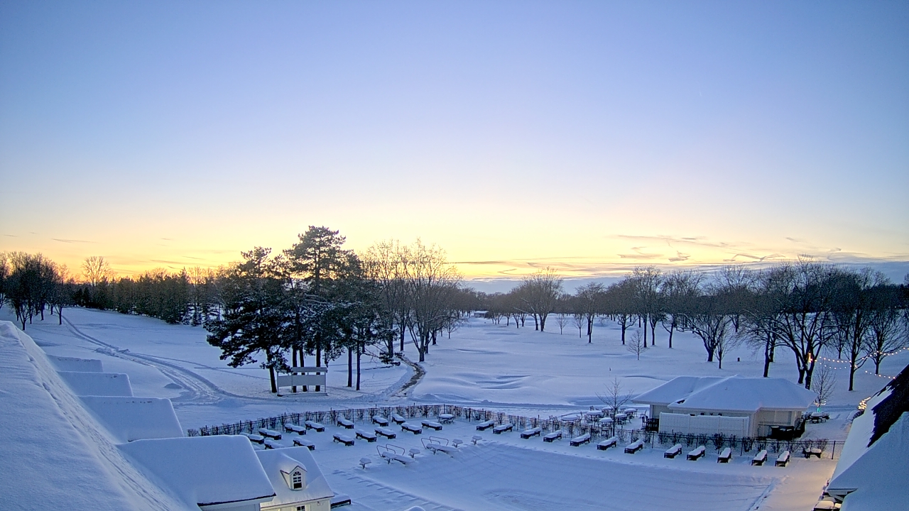 Thumbnail for current weather camera view from Crystal Lake Country Club in Crystal Lake, Illinois