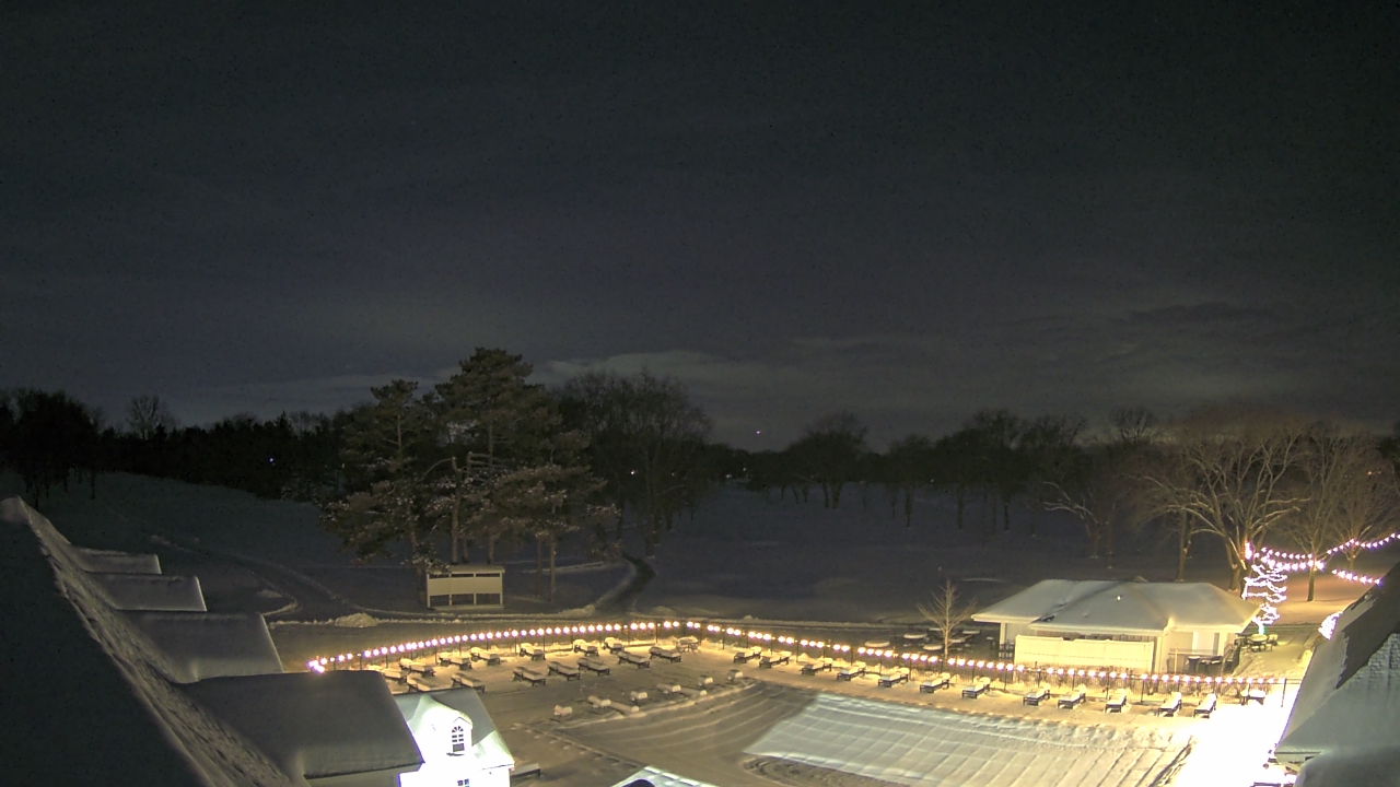 Thumbnail for current weather camera view from Crystal Lake Country Club in Crystal Lake, Illinois
