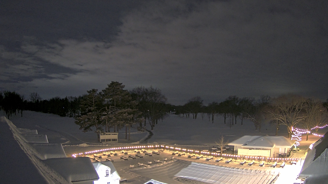 Thumbnail for current weather camera view from Crystal Lake Country Club in Crystal Lake, Illinois