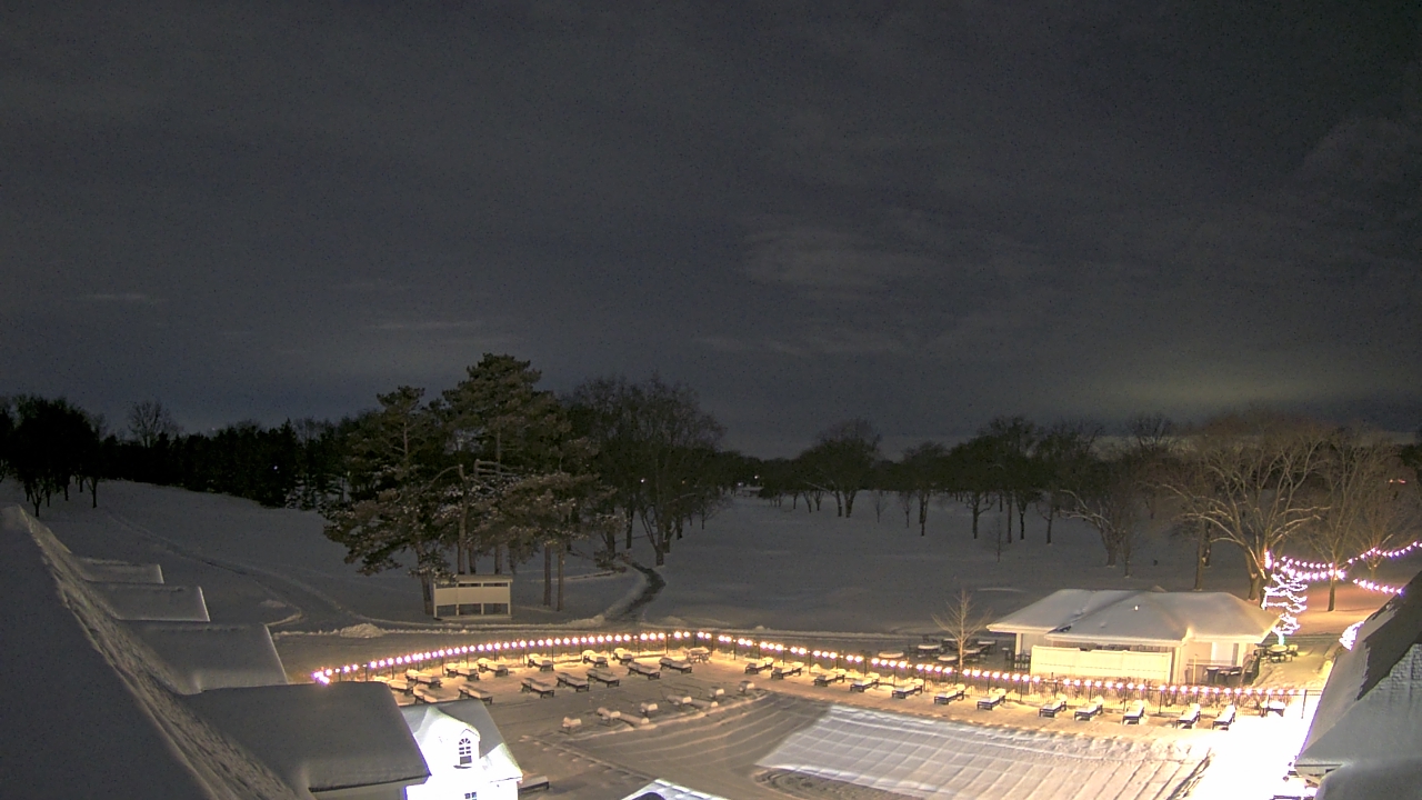 Thumbnail for current weather camera view from Crystal Lake Country Club in Crystal Lake, Illinois