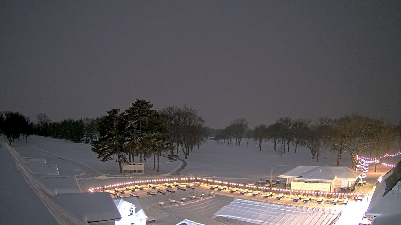 Thumbnail for current weather camera view from Crystal Lake Country Club in Crystal Lake, Illinois